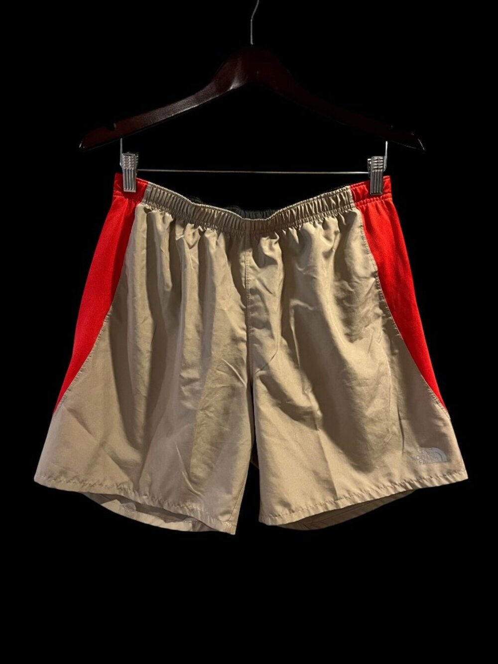 The North Face Tan Red FlashDry Mens Medium Athletic Shorts 7" Inseam